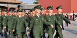 Beijing,,China,-,Circa,Oct,2017:,Chinese,Soldiers,In,Forbidden