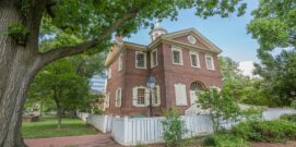 Carpenter’s Hall in Phillie_shutterstock_1189479106