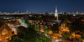 Harvard_Yard_at_Night_03
