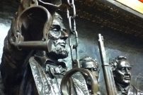 Lincoln_arming_a_freed_slave