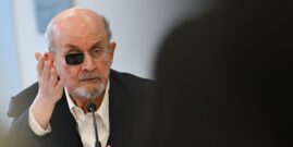 Salman Rushdie_Alamy_2T2K2Y5