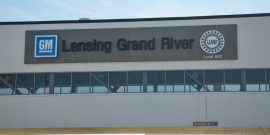 shutterstock_426539686 (GM Lansing Plant)