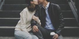 shutterstock_574994746 (kissing couple)
