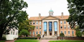 unc-chapel-hill-south-building_0wPbvLE.max-2880×1800